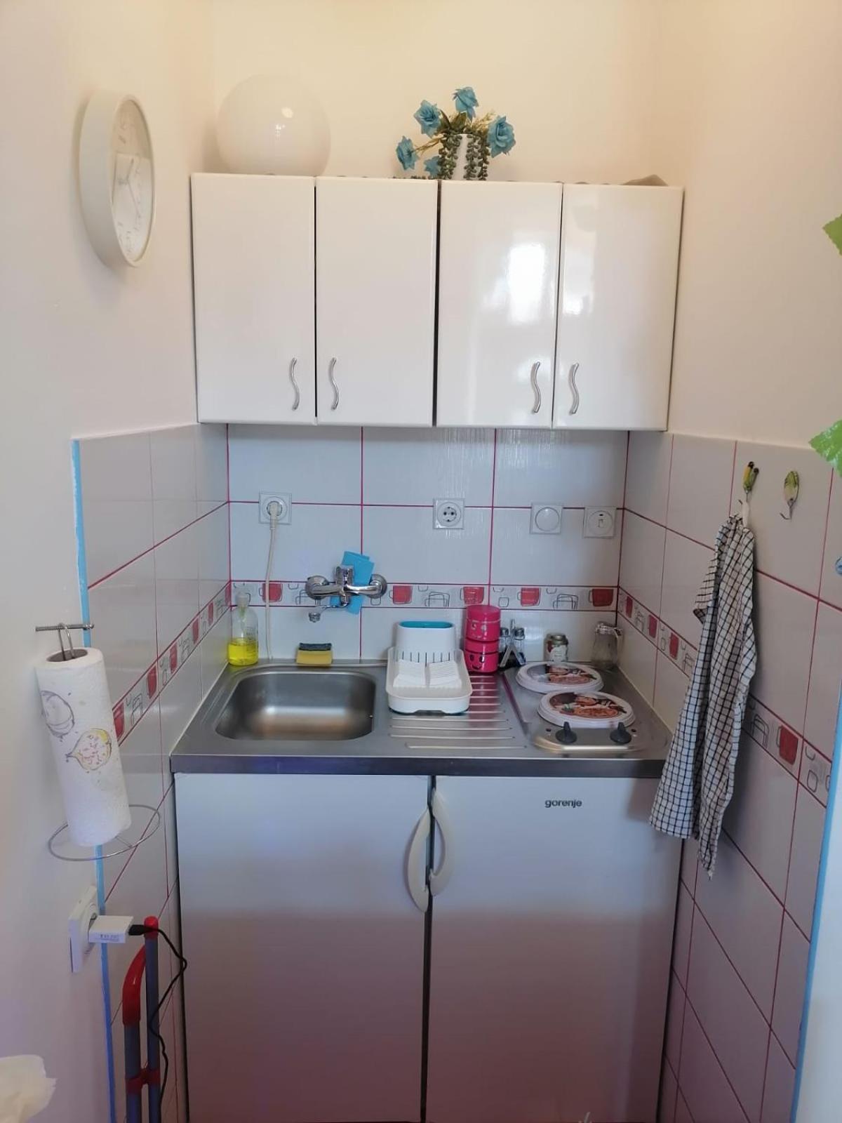 Small Low Cost Studio Beograd Ngoại thất bức ảnh